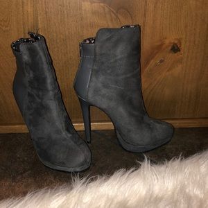 Heeled booties